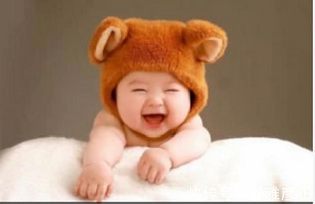 行为|宝宝出生后,这个行为出现越早,今后可能越聪明,你家宝宝有吗?