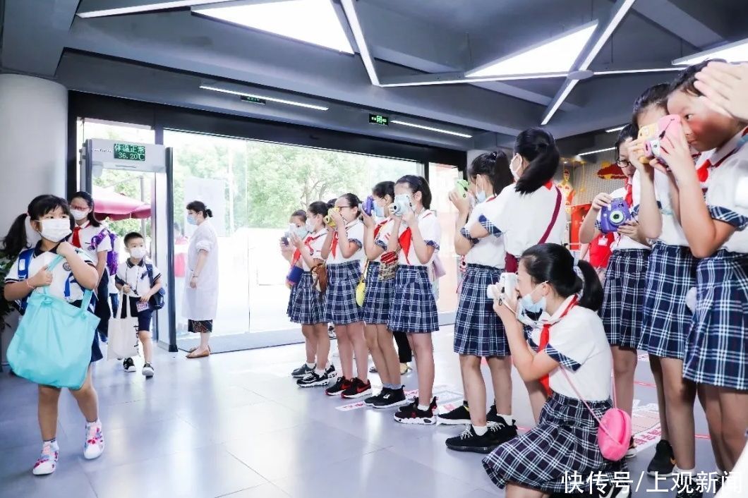  掌心|让美育多一点掌心的温度 富士instax全国视觉板报创意展演征稿活动上海站颁奖典礼成功举办