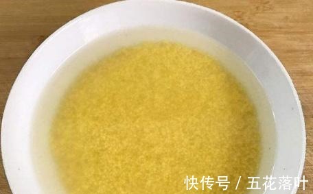 小米粥|熬小米粥,别直接下锅煮,多加“这4步”,小米粥浓稠又有米油!