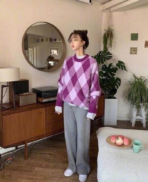 毛衣怎么穿才不显“平庸”？教你四个搭配公式，既时髦又实用