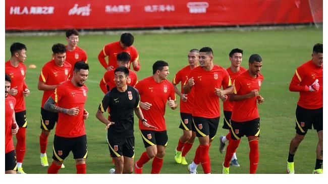 国足|继阿兰后,艾克森也表明态度!全力冲击世界杯,国足却给出这个回应