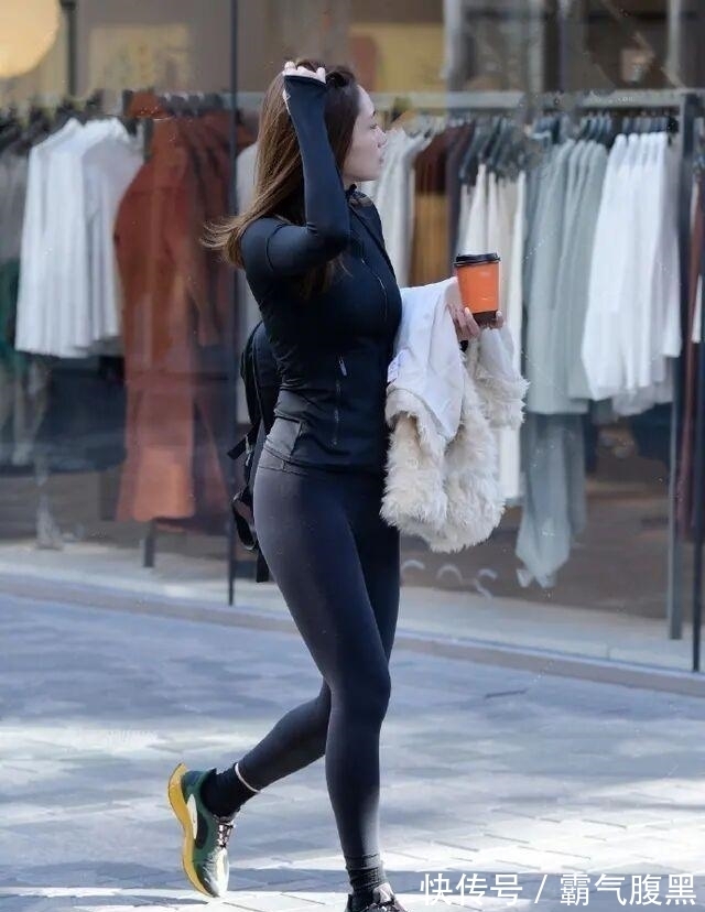 文雅范 美丽优雅的打底裤穿搭更显文雅范,穿出潮流风范,轻松自在