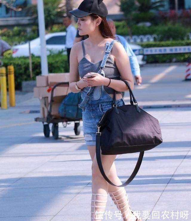 魅力 青春时尚的瑜伽裤穿搭显出女性时尚魅力,秀出迷人自我,低调时尚!