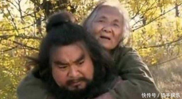 还要|李逵的母亲被老虎吃掉后,宋江为何还要哈哈大笑公孙胜早有暗示!