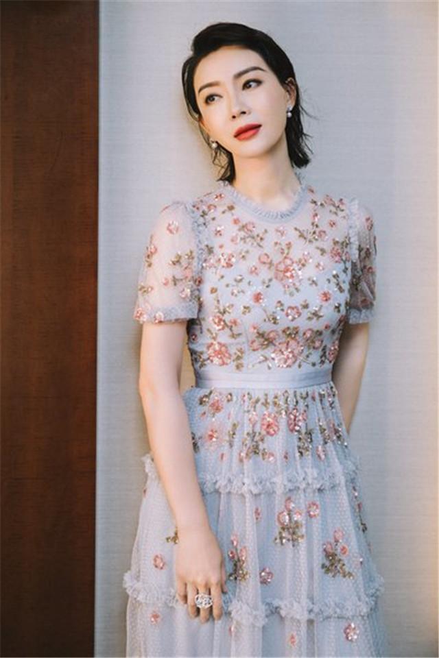 锁骨 公认最丑的4种女生“发型”,严重拉低颜值,你中了第几个