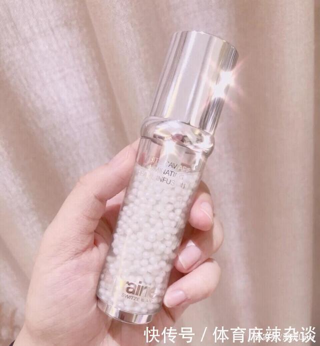 怎样淡化脸上的雀斑分享5款好用的淡斑精华,淡斑嫩肤还美白