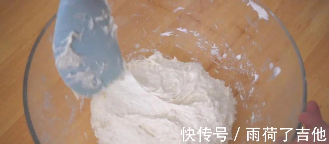 4种材料，不发酵，不用烤箱，自制起酥煎饼，香喷喷的面食！