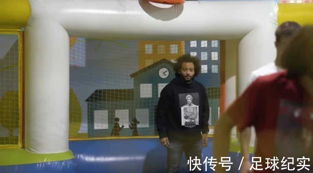 乔治娜|瓶盖CP永不倒!女儿生日派对上,C罗与老友重聚,球迷直呼泪目
