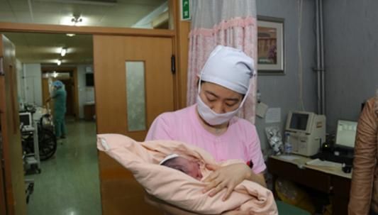 宝妈|顺产“备皮”尴尬?剃毛这一关,剖腹产产妇也躲不过,别不好意思