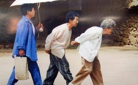 骨骼|骨质疏松可以预防?早点做到这7件事,远离骨质疏松,骨骼更年轻