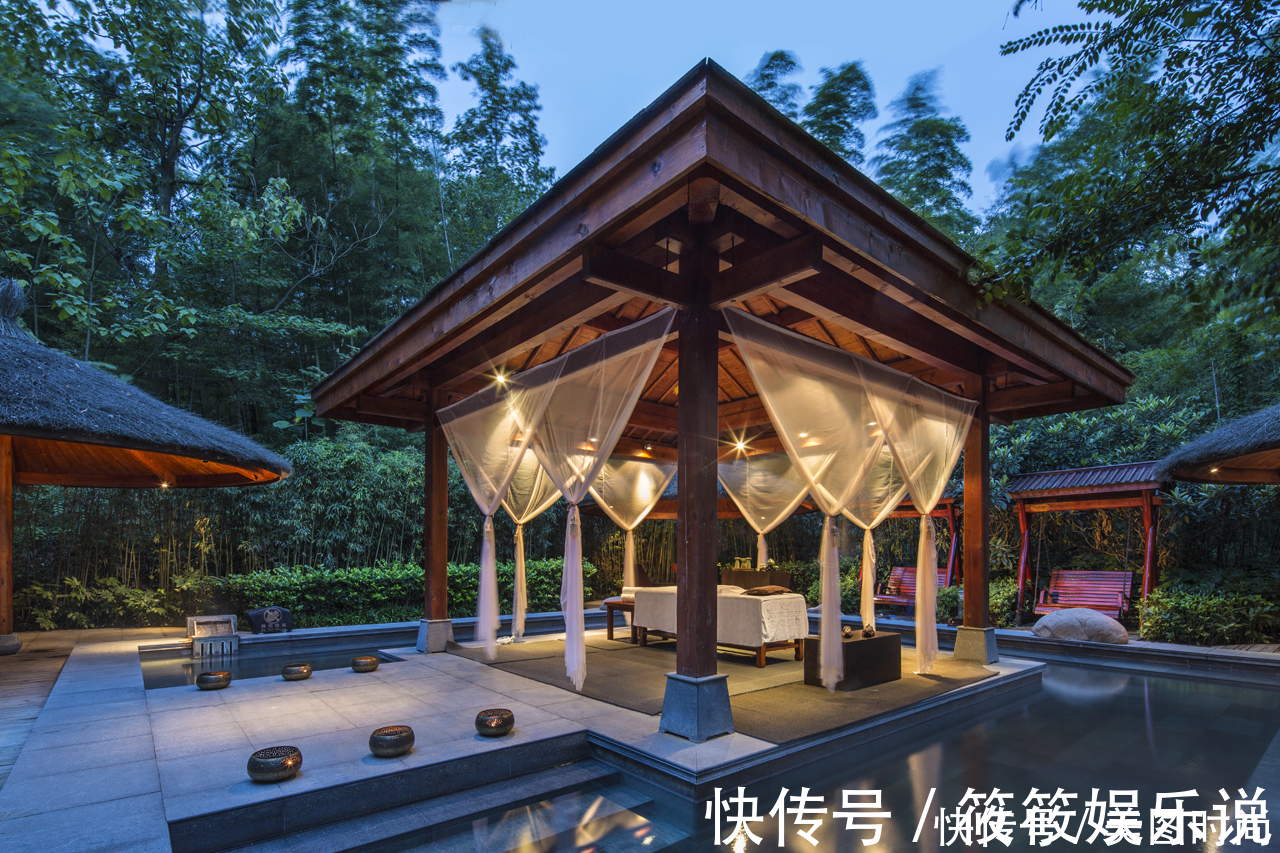 风格|15个东南亚“庭院景观”设计，阳光泳池棕榈树，在家仿似在度假