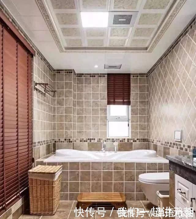 地砖|卫生间安装地漏时,地板瓷砖就该这样贴,下水速度超快