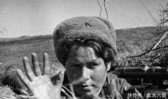 可惜|罕见二战老照片战场上的漂亮女兵！