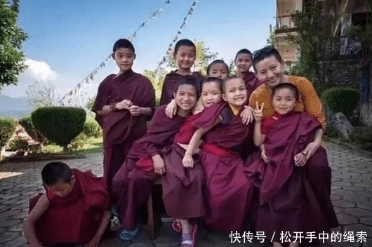 佛法|两位最美尼姑琼英卓玛和释正孝同,用歌声传递佛法,把爱洒满人间