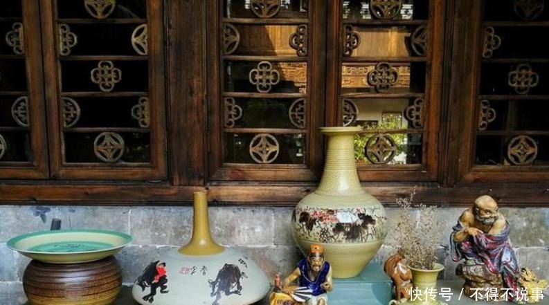 母亲|他在母亲生日那天上街买了二斤肉,引起轰动,并被载入史册