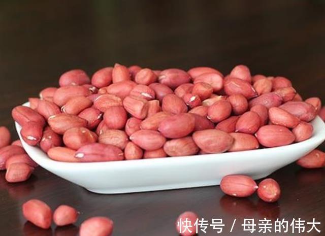 苹果|生吃花生米能养胃,是真的吗?提醒:适量吃这3物或对胃有帮助