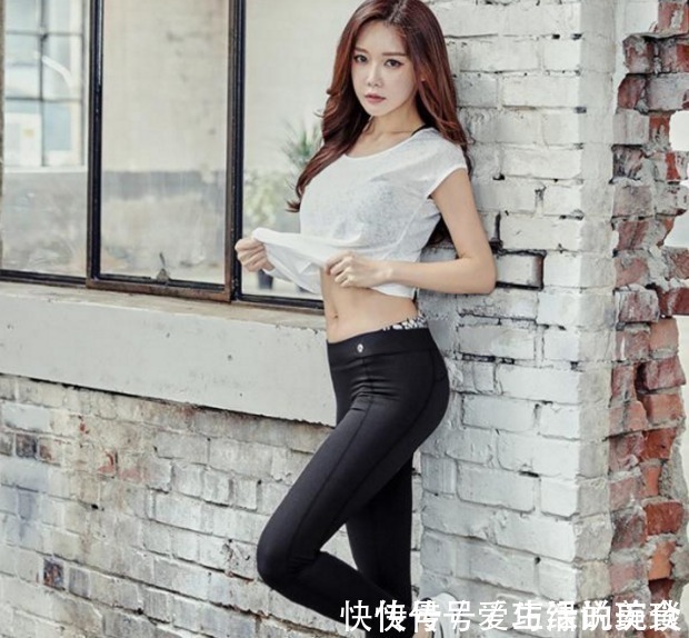 小姐姐 可爱迷人的打底裤小姐姐,秀出曼妙身材,展示优美迷人的S形身材