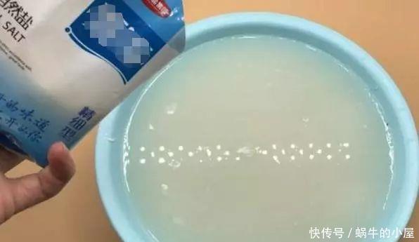 只要开窗家里就积灰?聪明人在水里加点“它”,轻松就把地拖干净