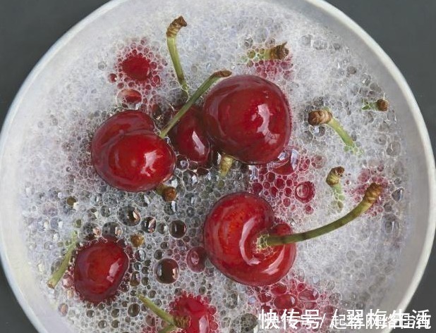 画物!他画萝卜拿了国际奖,画樱桃更饱满剔透,PK齐白石竟这般结果!