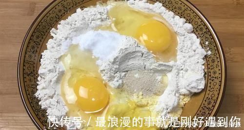 烤盘|玉米面也能做开花馒头,松软香甜,比面包还好吃,看完就能会