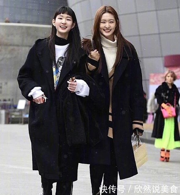 阔腿裤 黑色衣服搭配什么裤子好看,50岁的女人穿的很年轻