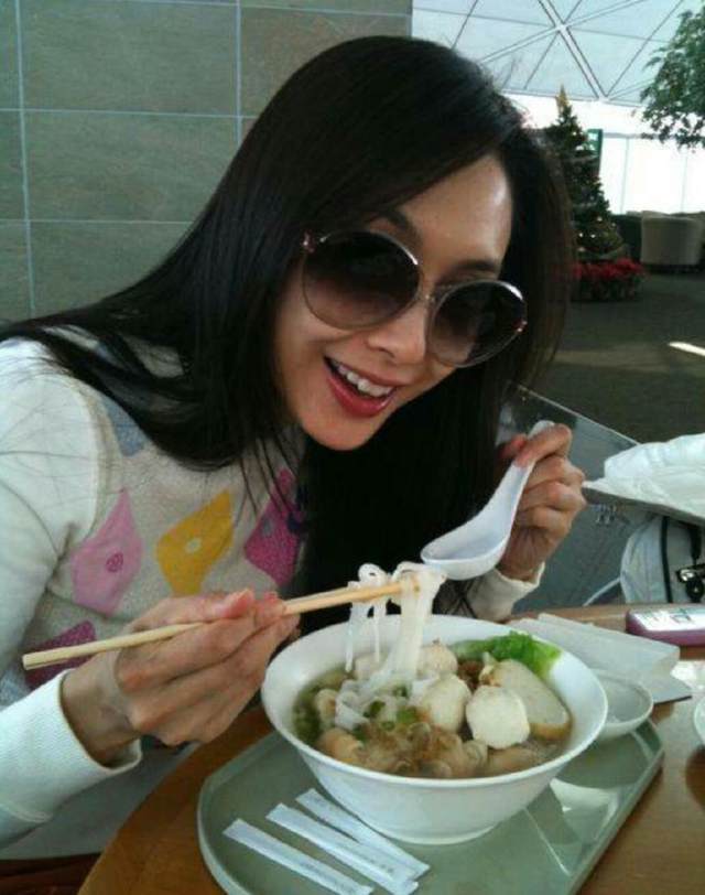 早餐|8位明星的早餐，谢娜寒酸，朱茵接地气，而我最想吃陈赫的