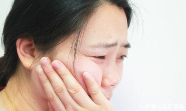 预警|吃饭时,总咬到舌头或腮帮子并不是馋肉了,或是大脑发出的预警