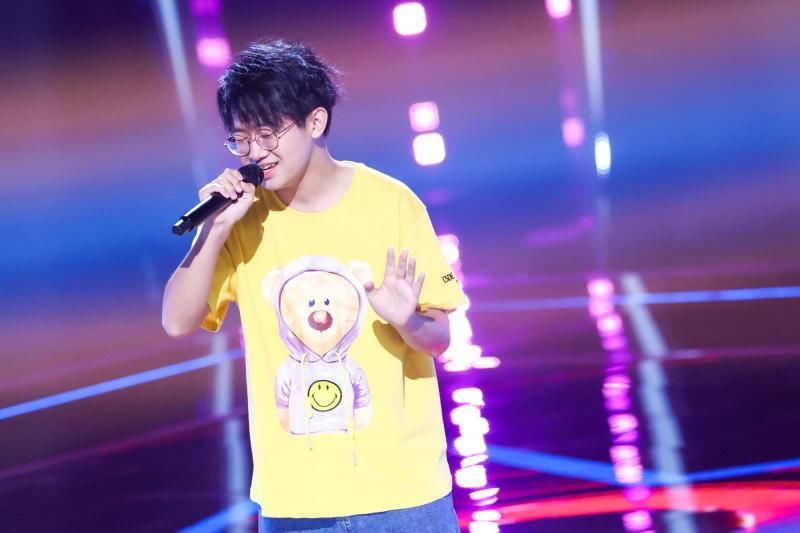 吴莫愁|抢人之战正酣 “梅州版周深”亮相“好声音”