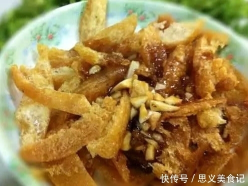 倒入|简单又实惠的家常菜,我家隔三差五的吃,香辣解馋特下饭,吃不够