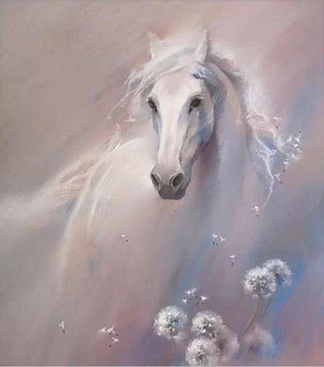 olga@她用粉笔画了一匹白马,因为太美,学生沦陷了:黑板我们买了