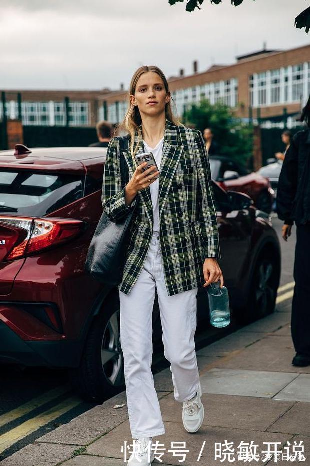 初冬火了一种穿搭,叫“西装+直筒裤”,简约优雅又高级