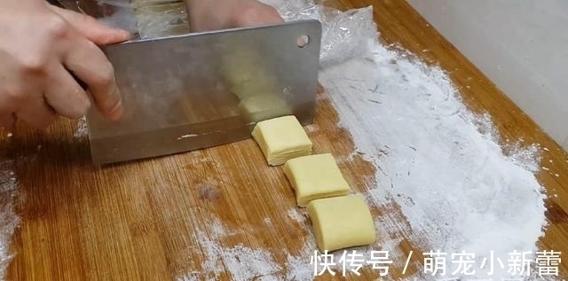 过年餐桌必备小零食，30岁的我头一见，香酥掉渣，全家都抢着吃