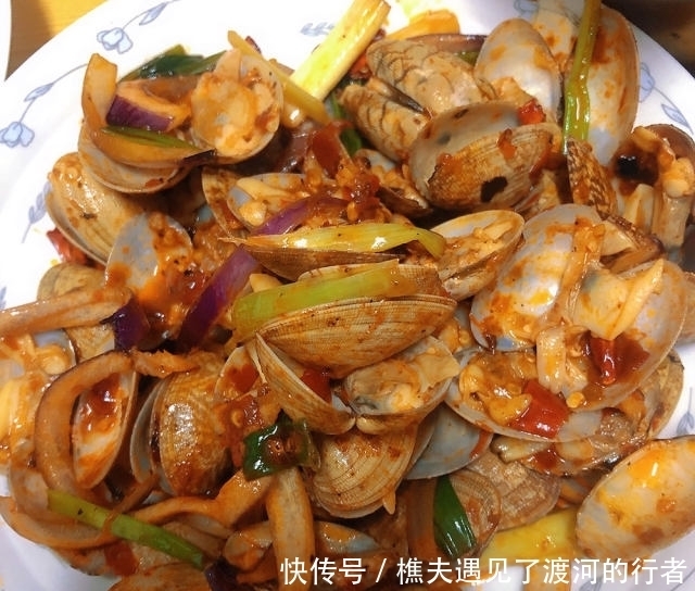 爆炒花蛤,香辣过瘾,味道鲜美
