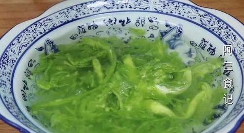 苦瓜皮|以后苦瓜就这样吃，加4个鸡蛋，出锅太香了，上桌连汤汁都不剩