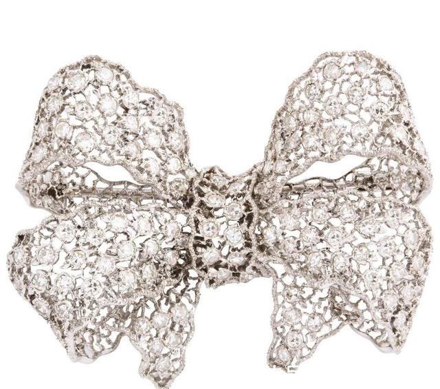 英女王 蕾丝只能做裙子珠宝亦可如蕾丝般精致浪漫!