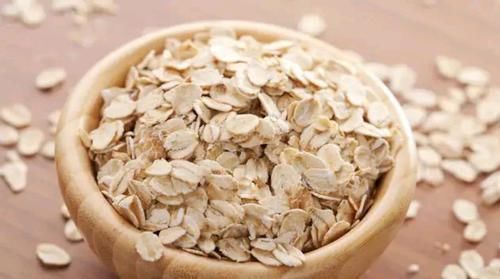 便秘的人,“晚餐”吃什么食物有助于早晨排便順暢正確答案來了