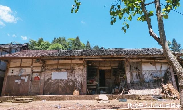 摩崖|新旧两种石刻你喜欢哪个？来安岳旅游，新旧都有精彩