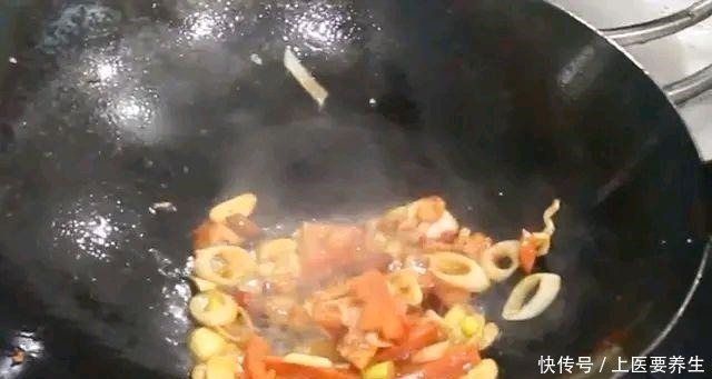 腐竹这样做实在美味口感劲道,柔软爽滑,比肉还好吃,非常简单