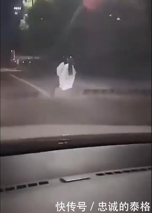 汉服袍子的迷惑行为,基本人人都做过,来看看你中了几个