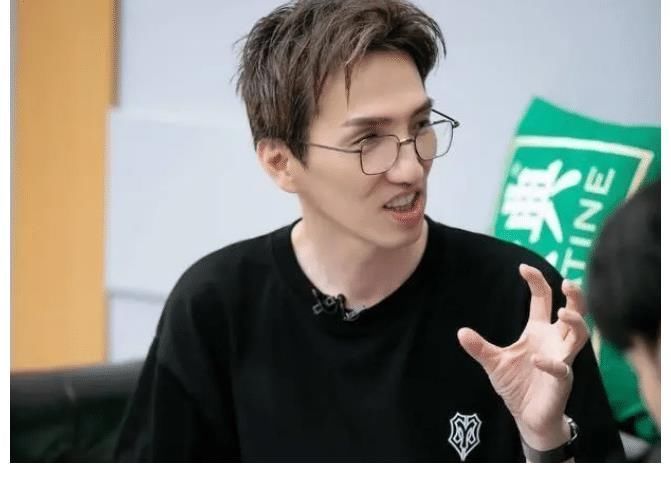 “金嗓子”不让赵文卓开空调,林志炫口碑翻车,回应称为了他好。