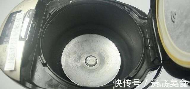 地方|电饭锅这地方不洗,等于吃细菌,教你用一个方法,洗得干净还放心