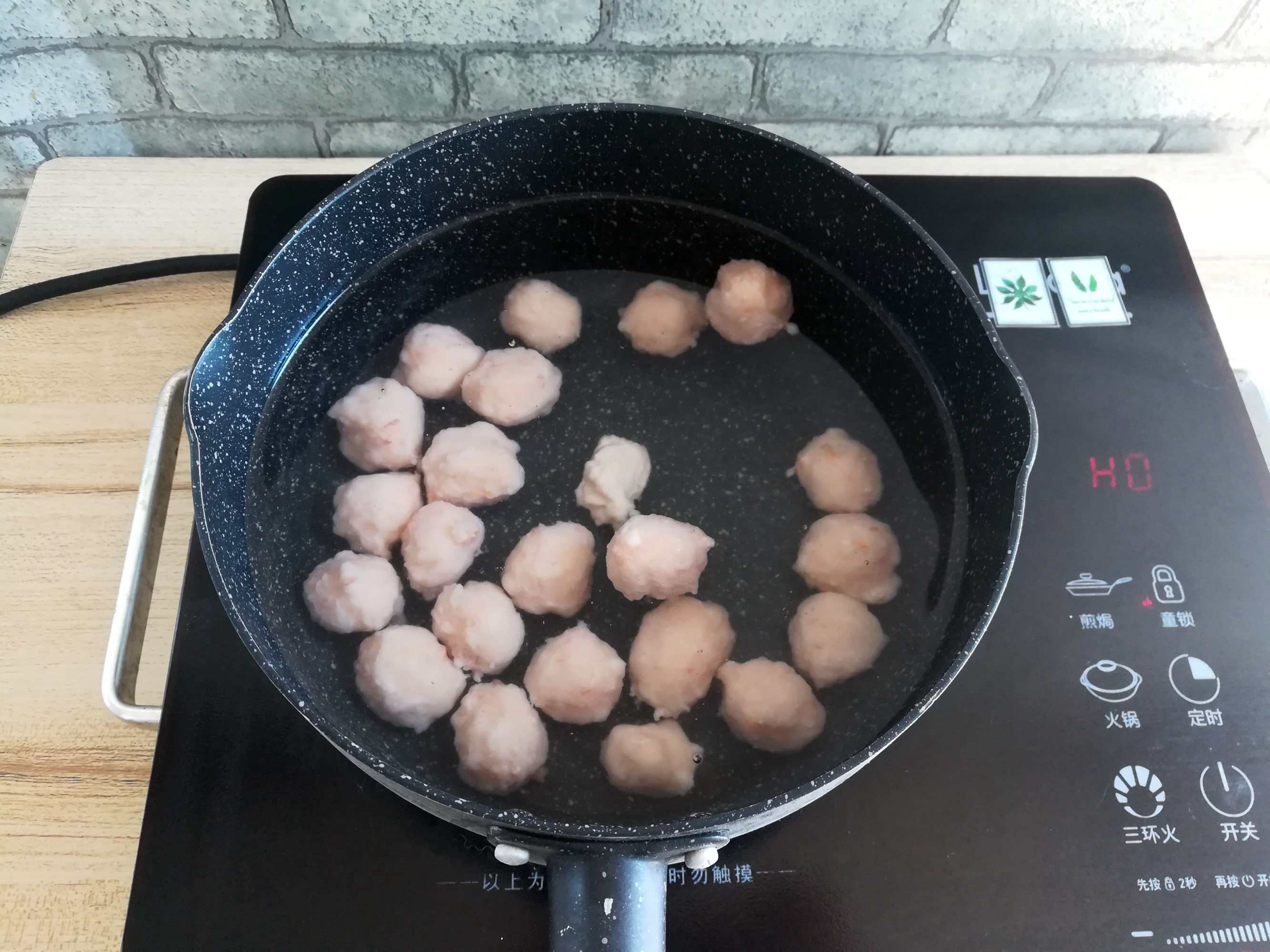  香嫩|做虾丸时，记住“2加1冷”的窍门，虾丸香嫩细滑，营养又鲜美