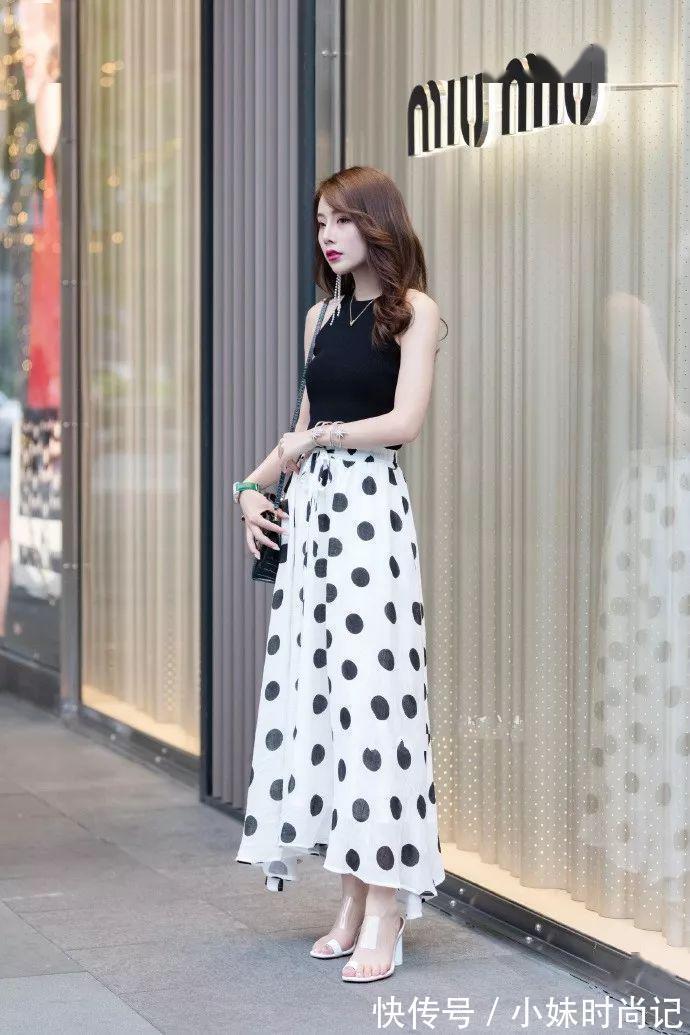 半身裙|女生搭配高跟鞋,散发出高贵迷人的气息