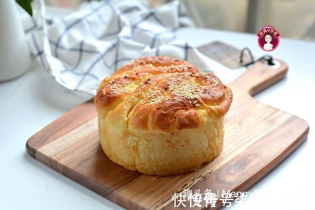 面团|面包没出炉就满屋飘蒜香,早餐零食不愁了,没菜没酱手撕吃一个