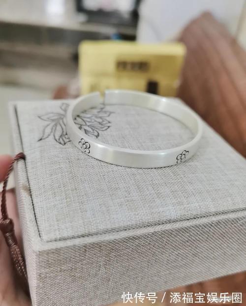 手镯 银手镯不圆了掰不回来怎么办?几个小方法,或许可以帮到你