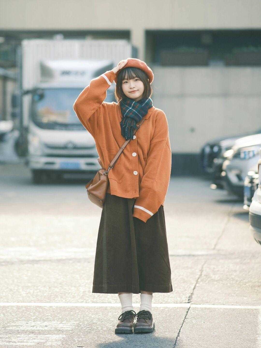 肌肤 一件毛衣的时髦感,无论如何穿,都体现了最美气质,冬天这么穿更好看