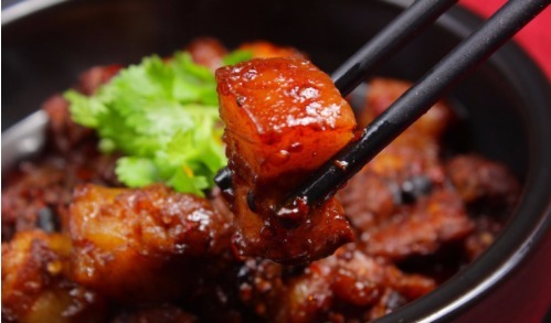 做红烧肉,万万不可直接下锅,多加1步,吃起来肥而不腻入口即化