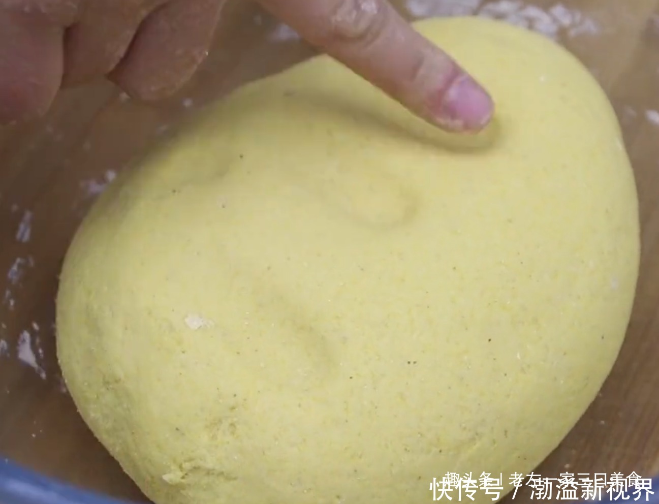 玉米面|玉米面最好吃的做法,开水一烫,大手一卷,十分钟一锅,越吃越香