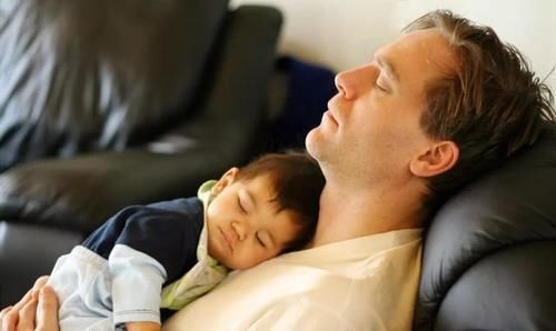 婆婆|开水烫奶嘴很“敷衍”,这样做父母太天真,无形中给宝宝造成伤害