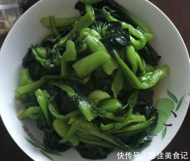 青菜|炒青菜易出水不入味,别急着炒,原来焯青菜的水也有讲究